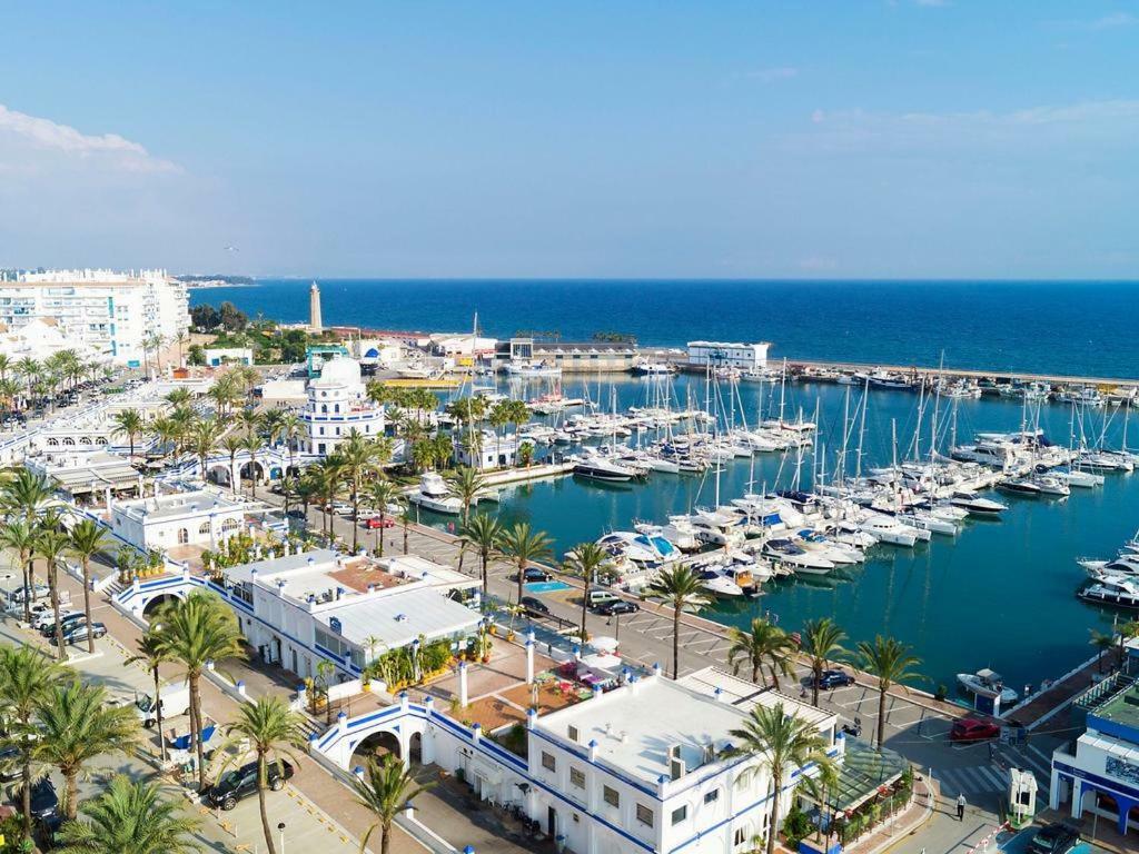 Urbanizacion Puerto Paraiso Estepona Eksteriør billede
